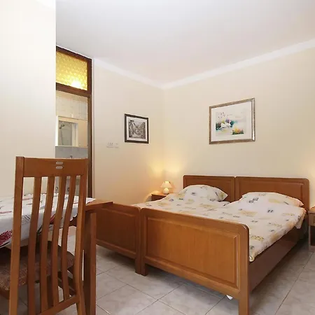 Apartment Fuer 4 Personen Ca 40 Qm In Banjole, Istrien Istrische Riviera *